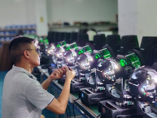 AM LITE stage lighting solutions